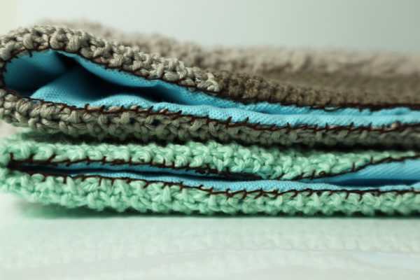 Couverture naissance carré douceur vert bleu marron