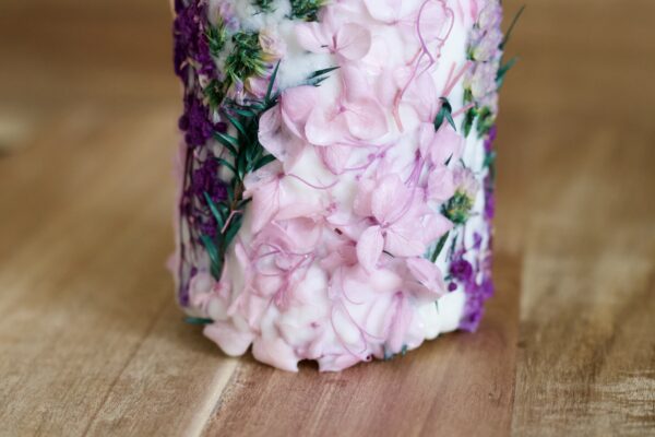 Bougie végétales parfumée de couleur parme